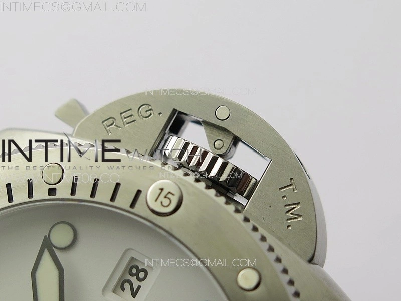 PAM1226 Y VSF 1:1 Best Edition White Dial on Green Rubber Strap P.900 Super Clone
